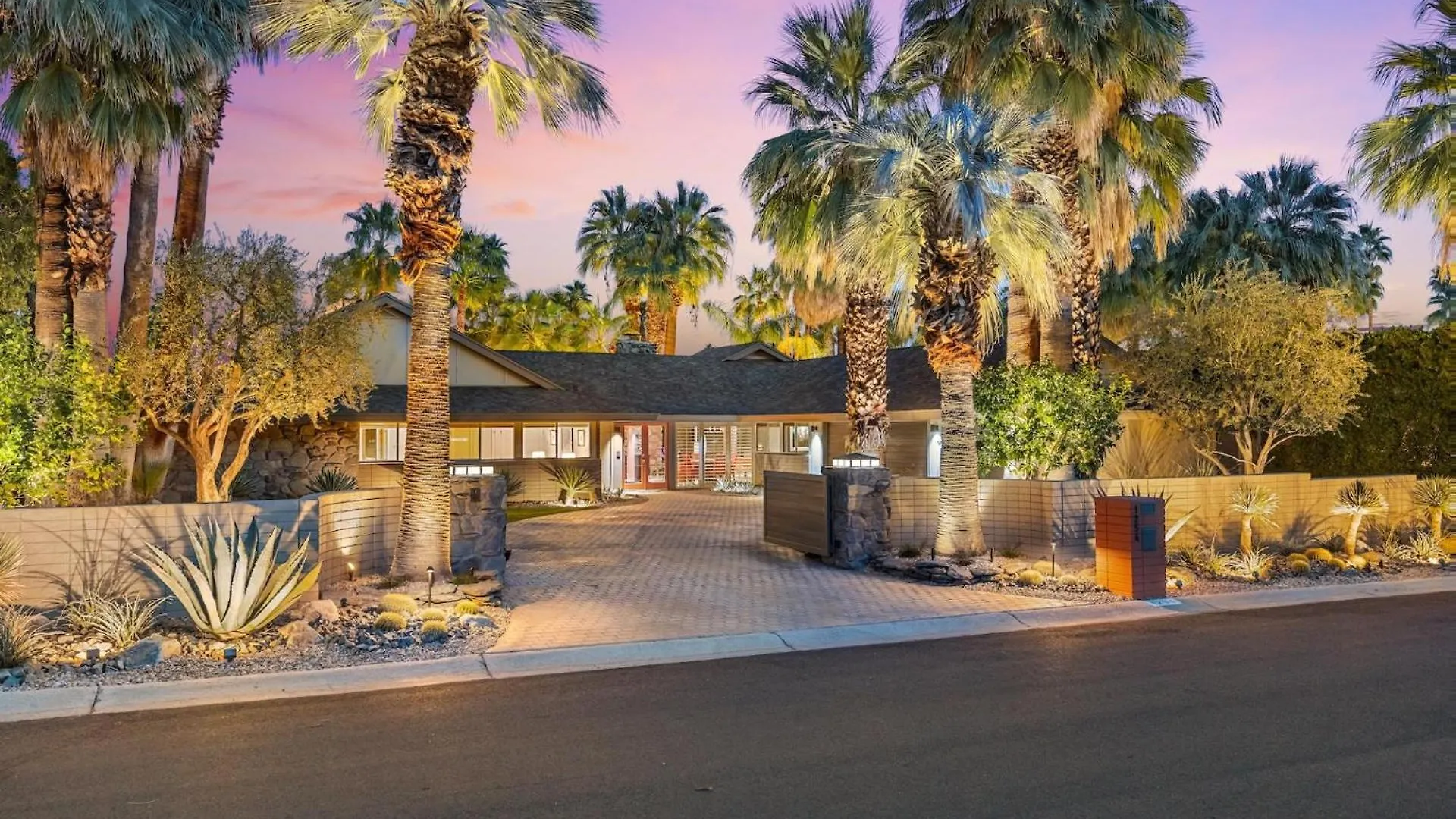 17 Palms Villa Palm Springs 0*,