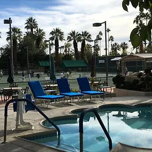 Getaways At Tennis Club Hotel